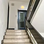 Luxury In Old Town Apartment *