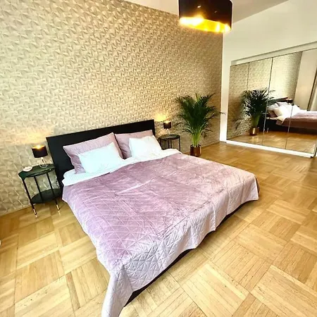 Apartament Spac In Old Town *