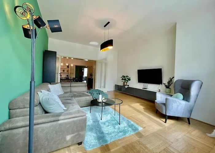 Luxury In Old Town 아파트