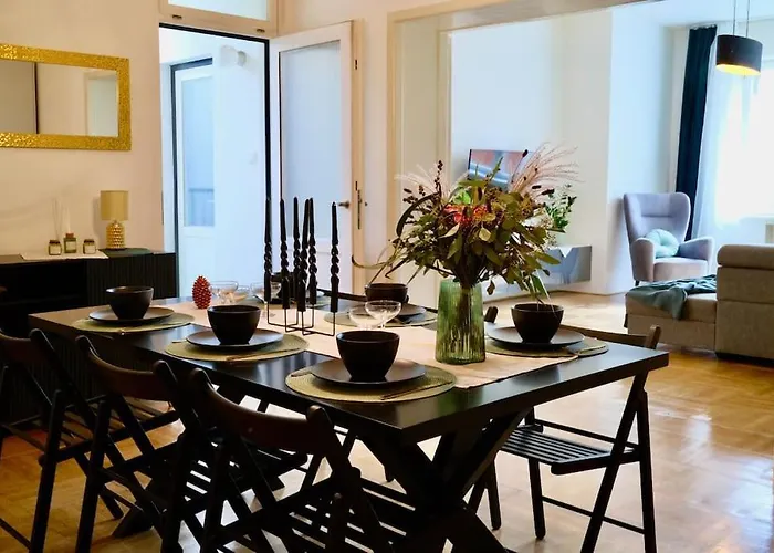Luxury In Old Town 아파트 *